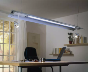 Подвесной светодиодный светильник для общего освещения со светильником для местного освещения регулируемого типа