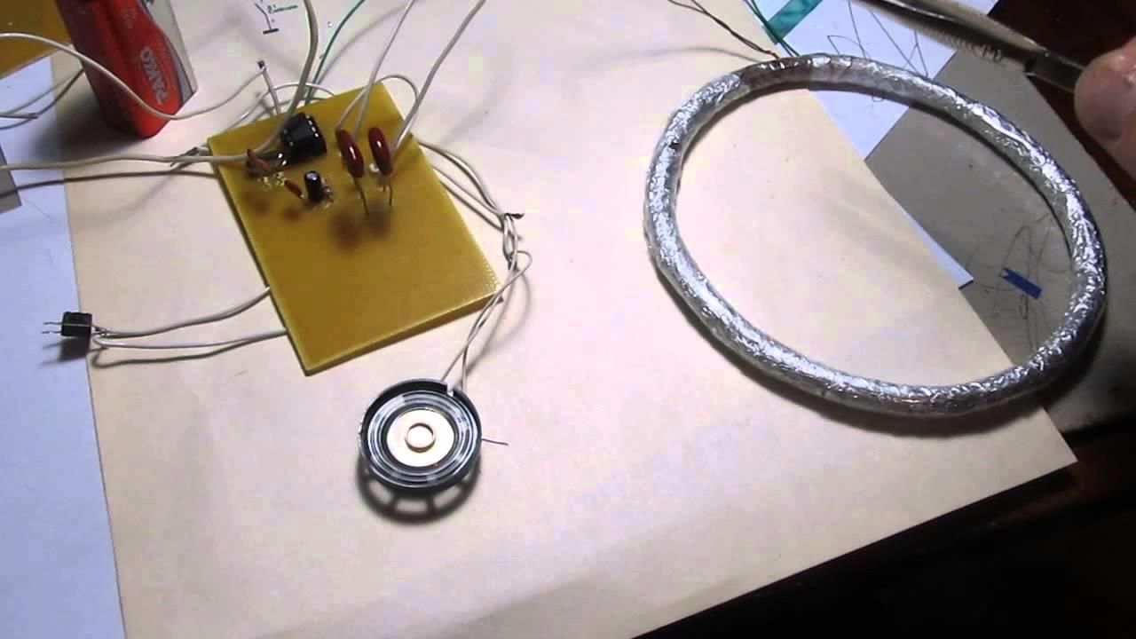 Изготовить простейший металлоискатель несложно даже начинающему радиолюбителю